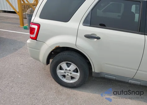 2009 Ford Escape Xlt from USA, damaged, VIN 1FMCU03G39KB87113